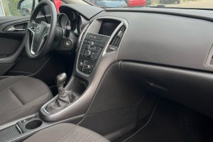 OPEL ASTRA 1.4T PETROL SDN - 2019год / 138990km 9