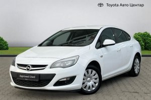 OPEL ASTRA 1.4T PETROL SDN - 2019год / 138990km 2