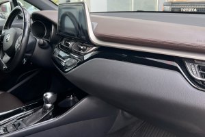 TOYOTA C-HR 1.8 HYBRID CVT CLASSY - 2018год / 147000km 9