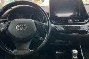TOYOTA C-HR 1.8 HYBRID CVT CLASSY - 2018год / 147000km 13