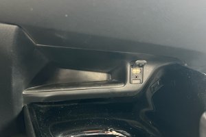 TOYOTA C-HR 1.8 HYBRID CVT CLASSY - 2018год / 147000km 18