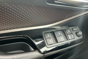 TOYOTA C-HR 1.8 HYBRID CVT CLASSY - 2018год / 147000km 22