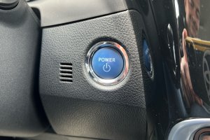 TOYOTA AURIS TS WAGON 1.8 CVT HSD LUNA - 2017год / 145420km 19