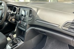 RENAULT MEGANE 1.5DCI DIESEL - 2019год / 74822km 9