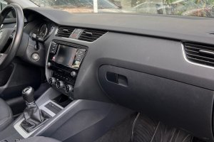 SKODA OCTAVIA 1.6 TDI DIESEL - 2018год / 94845km 9