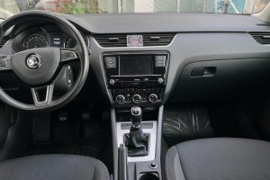 SKODA OCTAVIA 1.6 TDI DIESEL - 2018год / 94845km 10