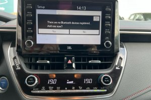 TOYOTA COROLLA HB 2.0 HYBRID BI-TONE LUXURY + - 2019год / 52926km 18