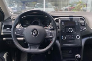 RENAULT MEGANE 1.5DCI DIESEL - 2019год / 72036km 11