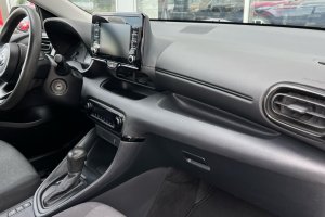 TOYOTA YARIS 1.5 HYBRID - 2020год / 134340km 9
