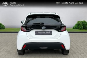 TOYOTA YARIS 1.5 HYBRID - 2020год / 134340km 6