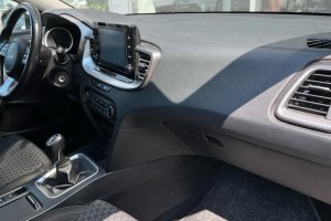 KIA CEED 1.5T GDI PETROL - 2021год / 93824km 9