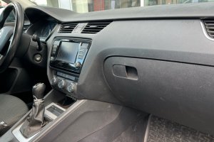 SKODA OCTAVIA 1.6 TDI DIESEL - 2016год / 176822km 9