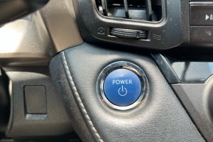 TOYOTA RAV 4 2.5 HYBRID AWD - 2018год / 128500km 19