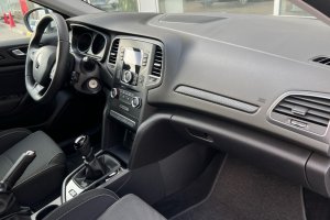 RENAULT MEGANE 1.5DCI DIESEL - 2019год / 71647km 9