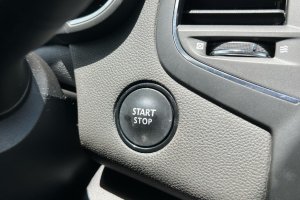 RENAULT MEGANE SDN 1.5 DCI DIESEL A/T - 2020год / 90000km 18