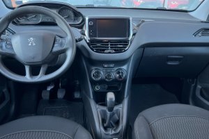 PEUGEOT 208 1.2 PETROL - 2019год / 42649km 10
