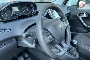 PEUGEOT 208 1.2 PETROL - 2019год / 42649km 12