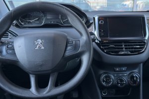 PEUGEOT 208 1.2 PETROL - 2019год / 42649km 13