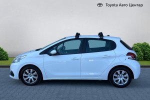PEUGEOT 208 1.2 PETROL - 2019год / 42649km 4
