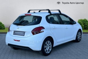 PEUGEOT 208 1.2 PETROL - 2019год / 42649km 5