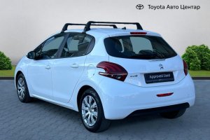 PEUGEOT 208 1.2 PETROL - 2019год / 42649km 7
