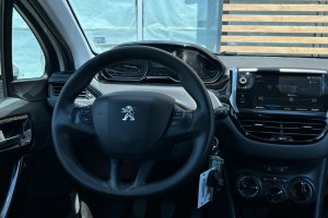 PEUGEOT 208 1.2 PETROL - 2019год / 54505km 13