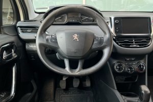 PEUGEOT 208 1.2 PETROL - 2019год / 61931km 11