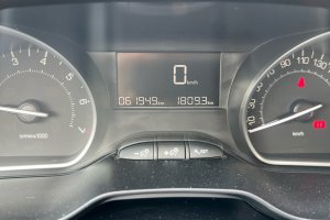 PEUGEOT 208 1.2 PETROL - 2019год / 61931km 14