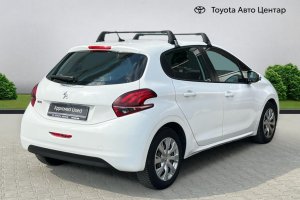 PEUGEOT 208 1.2 PETROL - 2019год / 61931km 5