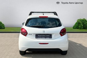 PEUGEOT 208 1.2 PETROL - 2019год / 61931km 6