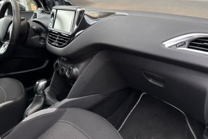 PEUGEOT 1.2 PETROL - 2014год / 143642km 9