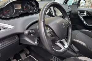 PEUGEOT 1.2 PETROL - 2014год / 143642km 12