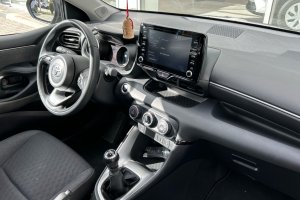 TOYOTA YARIS 1.5 BI-TONE PETROL - 2020год / 17153km 9