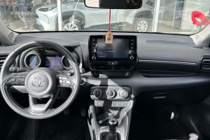 TOYOTA YARIS 1.5 BI-TONE PETROL - 2020год / 17153km 10