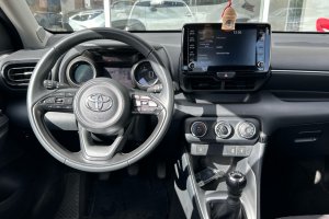 TOYOTA YARIS 1.5 BI-TONE PETROL - 2020год / 17153km 11