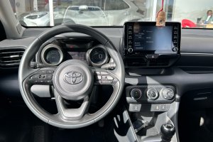 TOYOTA YARIS 1.5 BI-TONE PETROL - 2020год / 17153km 13