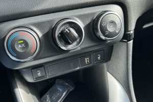 TOYOTA YARIS 1.5 BI-TONE PETROL - 2020год / 17153km 17