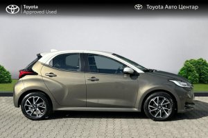 TOYOTA YARIS 1.5 BI-TONE PETROL - 2020год / 17153km 3