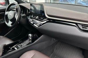 TOYOTA C-HR 1.8 HYBRID - 2017год / 94033km 9