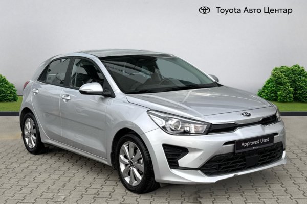 KIA RIO 1.2 PETROL - 2020год / 9033km