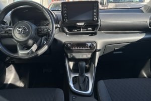TOYOTA YARIS 1.5 HYBRID CVT - 2023год / 15328km 10