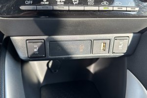 TOYOTA YARIS 1.5 HYBRID CVT - 2023год / 15328km 20