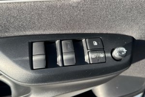 TOYOTA YARIS 1.5 HYBRID CVT - 2023год / 15328km 23