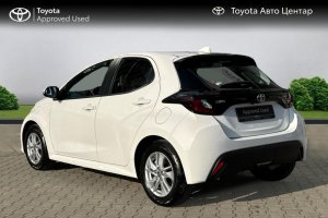 TOYOTA YARIS 1.5 HYBRID CVT - 2023год / 15328km 7