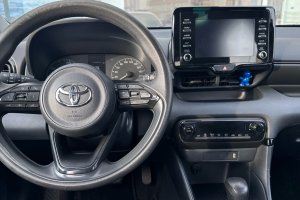 TOYOTA YARIS 1.5 HYBRID CVT - 2020год / 140059km 13