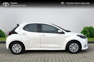 TOYOTA YARIS 1.5 HYBRID CVT - 2020год / 140059km 3