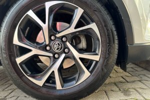 TOYOTA C-HR 1.8 HYBRID BI-TONE CVT City - 2017год / 166155km 28