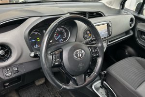 TOYOTA YARIS 1.5 HYBRID CVT LUNA - 2017год / 84300km 12