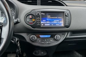 TOYOTA YARIS 1.5 HYBRID CVT LUNA - 2017год / 84300km 15