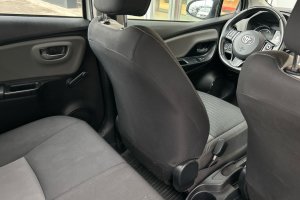 TOYOTA YARIS 1.5 HYBRID CVT LUNA - 2017год / 84300km 19